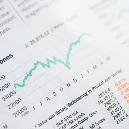 Vælg den rigtige handelsplatform til dine aktier